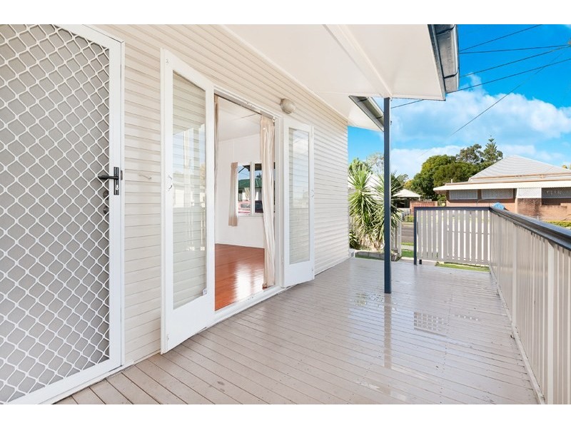 165 South Station Road, Silkstone QLD 4304