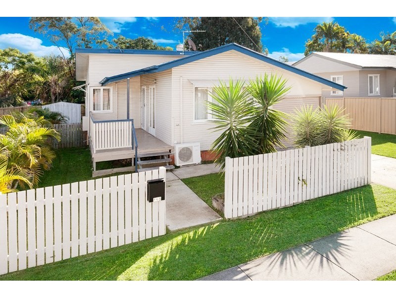165 South Station Road, Silkstone QLD 4304