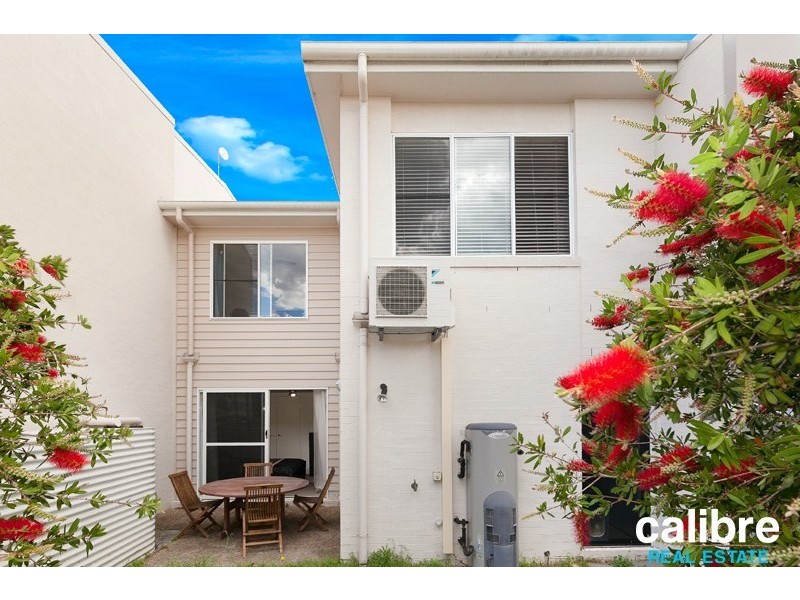 28 Park Edge Drive, Springfield Lakes QLD 4300
