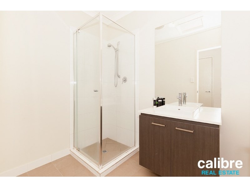 28 Park Edge Drive, Springfield Lakes QLD 4300
