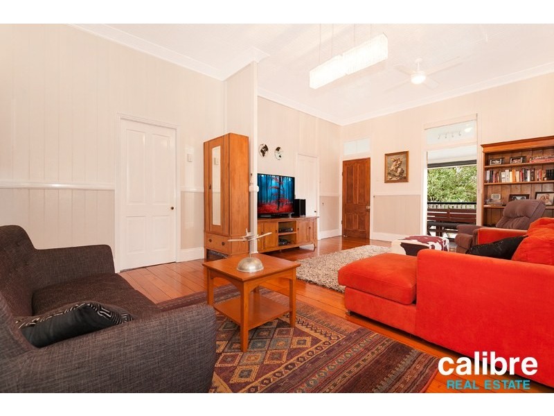 18 Newbery Street, Newmarket QLD 4051