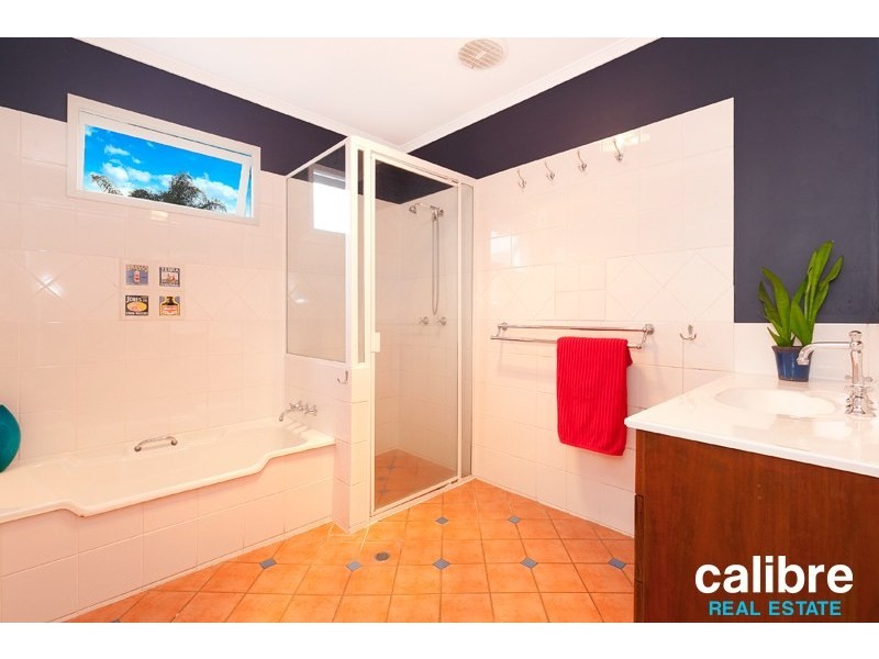 18 Newbery Street, Newmarket QLD 4051