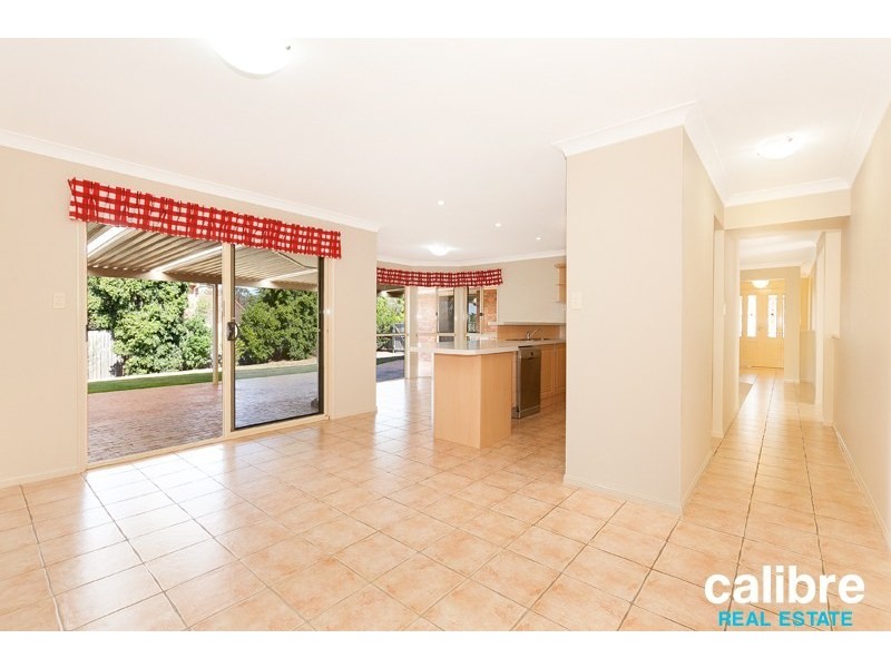 48 Pine County Place, Bellbowrie QLD 4070