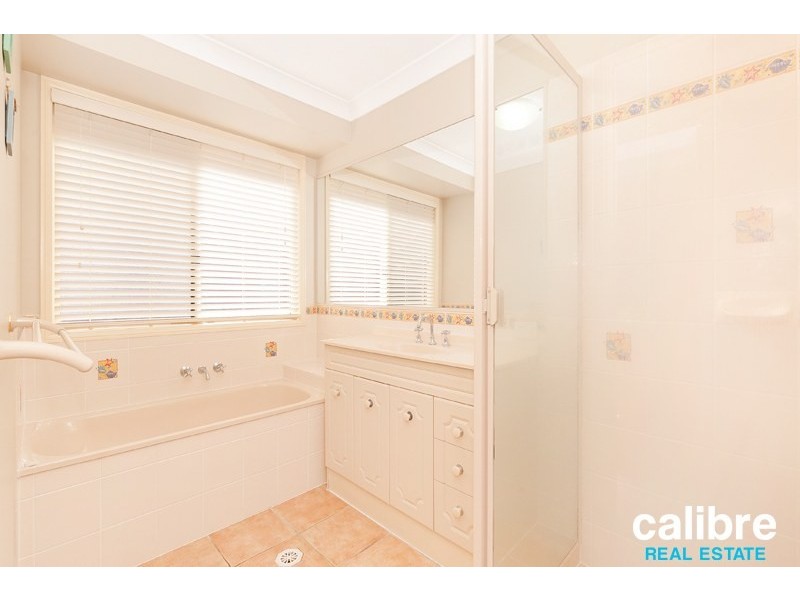 48 Pine County Place, Bellbowrie QLD 4070