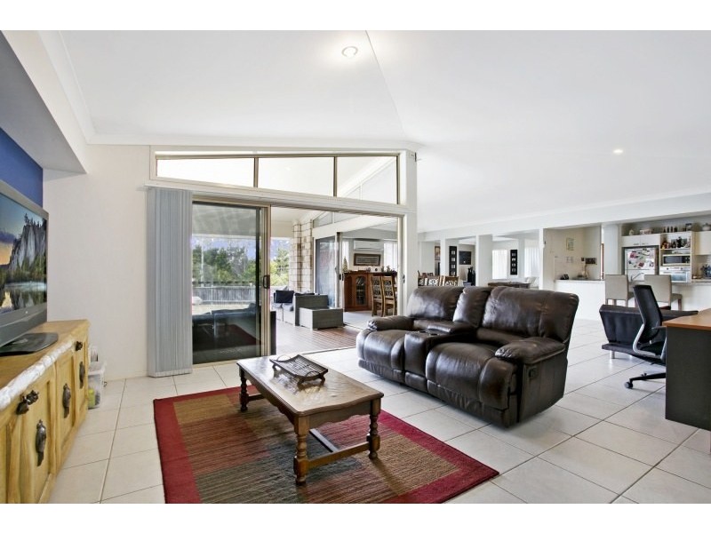 1 Witty Road, Moggill QLD 4070