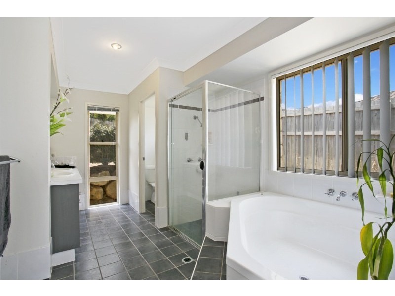 1 Witty Road, Moggill QLD 4070