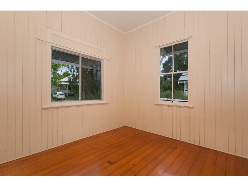 99 Thorn Street, Ipswich QLD 4305