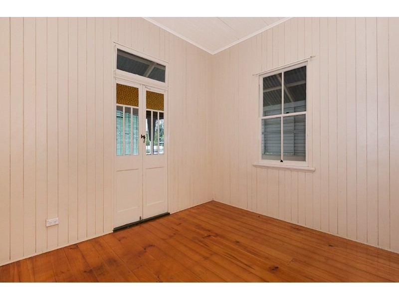 99 Thorn Street, Ipswich QLD 4305