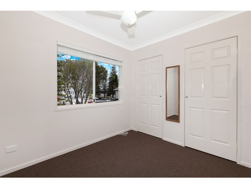 3/4 Second Avenue, Scarborough QLD 4020