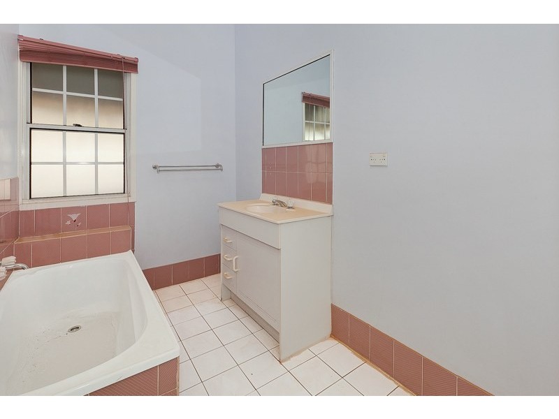 21 Dudleigh Street, Booval QLD 4304