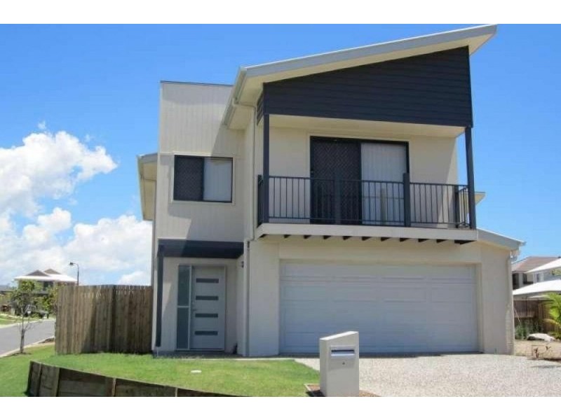 2 Riviera Crescent, North Lakes QLD 4509