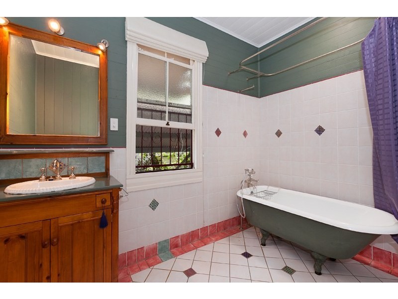 18 Garling Street, Red Hill QLD 4059