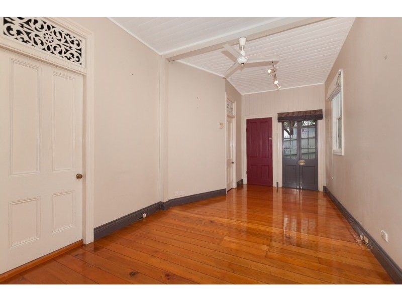 18 Garling Street, Red Hill QLD 4059