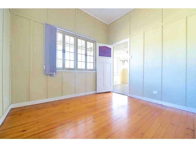2C McMahon Street, Bundamba QLD 4304