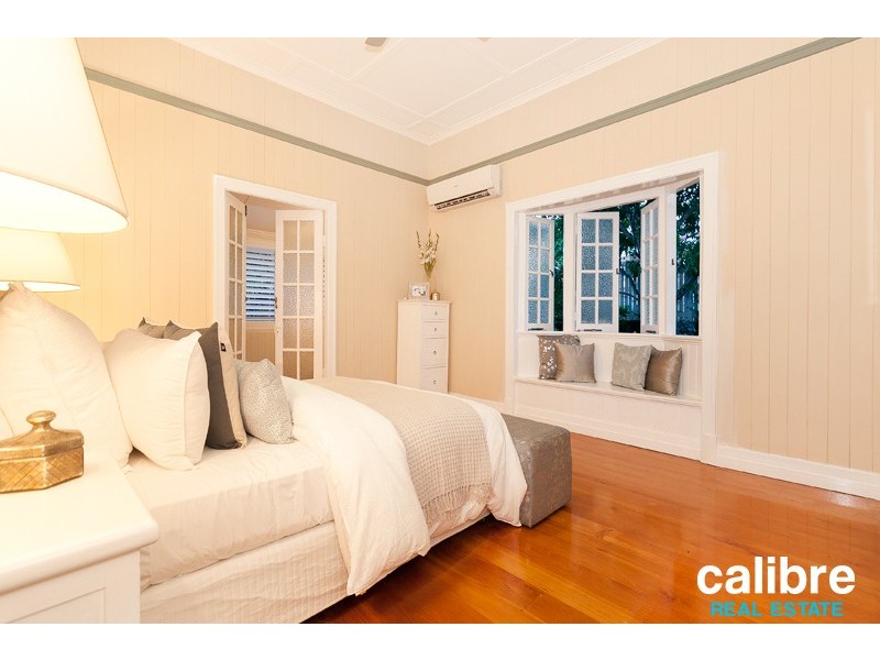 39 Lewin Street, Bardon QLD 4065