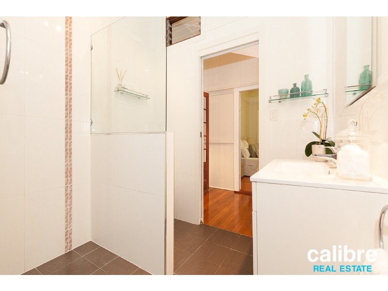 39 Lewin Street, Bardon QLD 4065