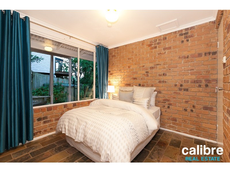 39 Lewin Street, Bardon QLD 4065