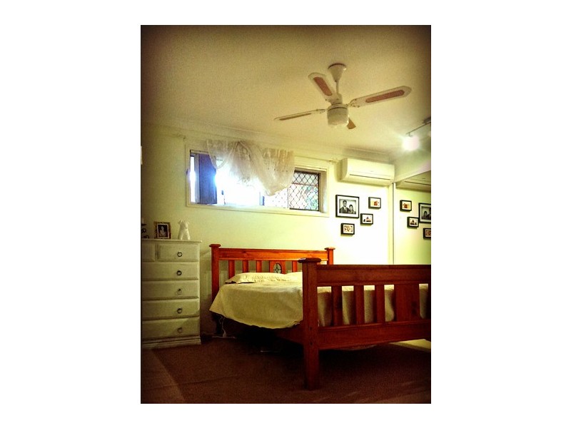 18 Corypha Crescent, Calamvale QLD 4116