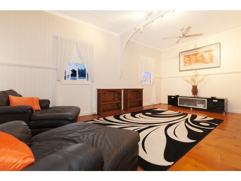 /27 Newbery Street, Newmarket QLD 4051