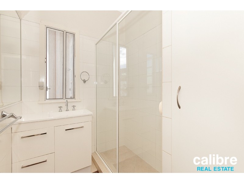 24 Pelham Street, Coorparoo QLD 4151