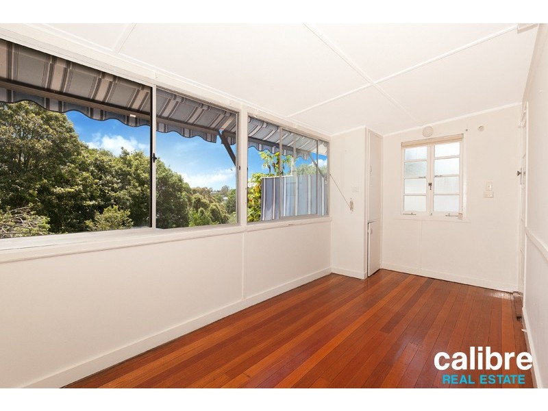 24 Pelham Street, Coorparoo QLD 4151