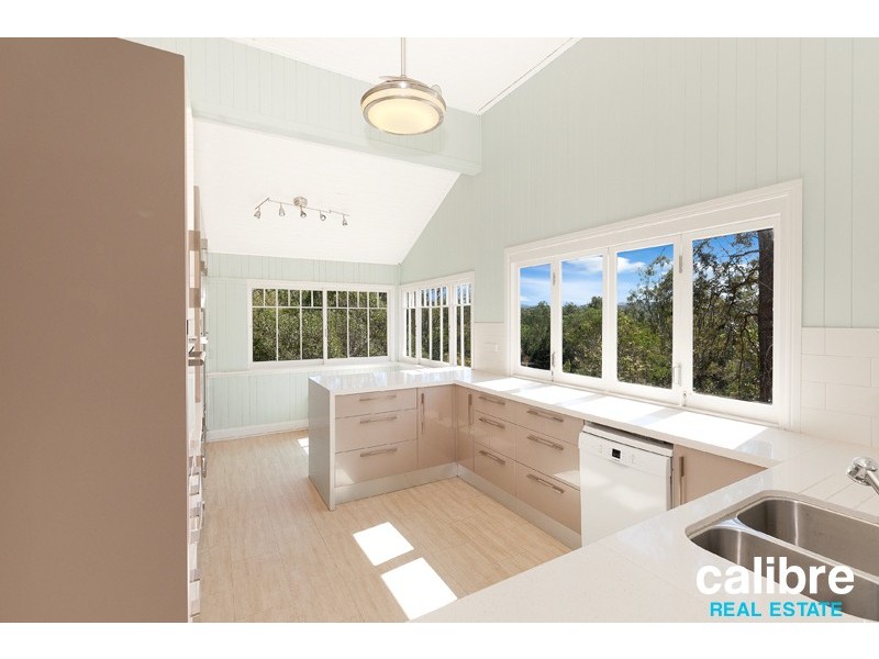 33 Riversleigh Road, Bellbowrie QLD 4070