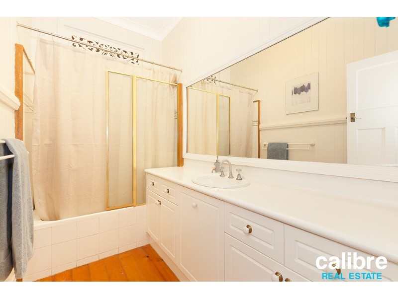 33 Atthow Avenue, Ashgrove QLD 4060