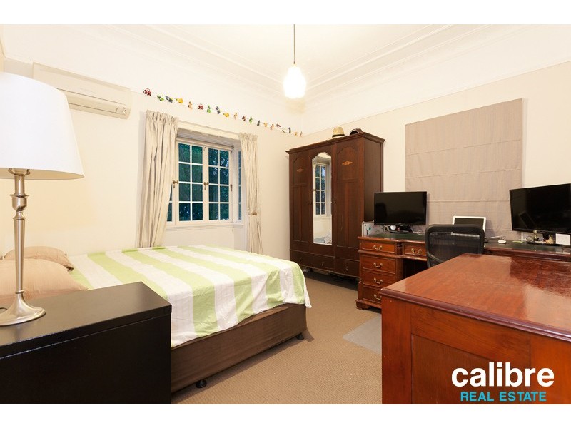 33 Atthow Avenue, Ashgrove QLD 4060