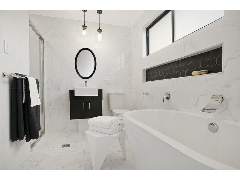 65B Cedar Street, Greenslopes QLD 4120
