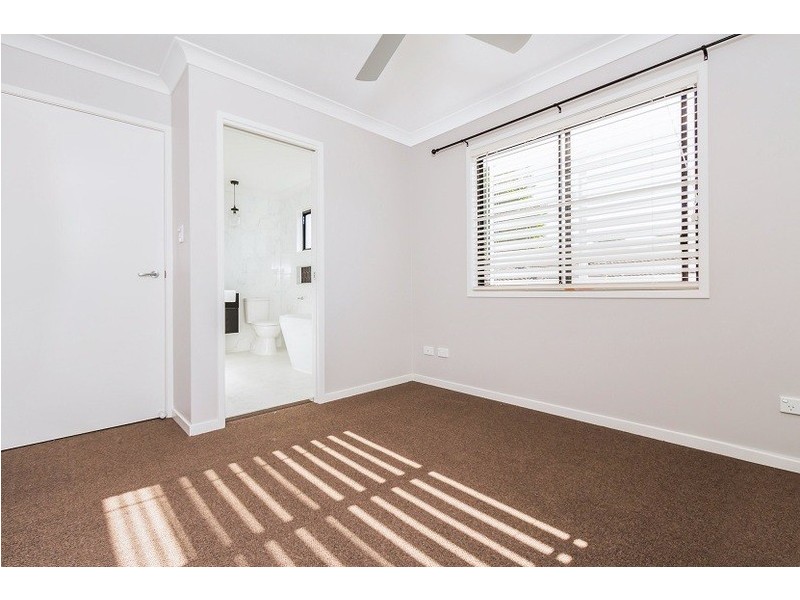 65B Cedar Street, Greenslopes QLD 4120