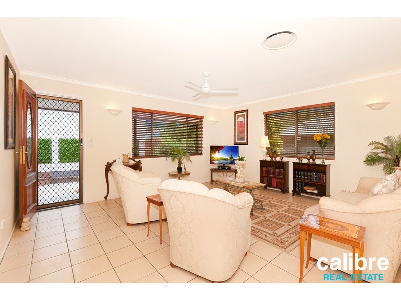 5 Pulas Place, Bellbowrie QLD 4070