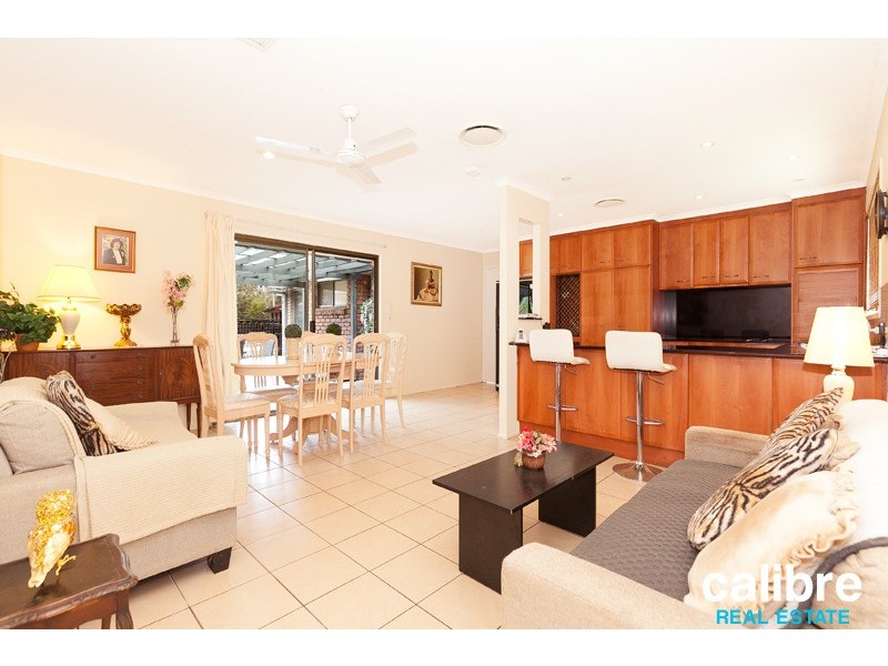 5 Pulas Place, Bellbowrie QLD 4070