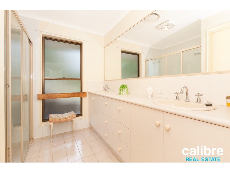 5 Pulas Place, Bellbowrie QLD 4070