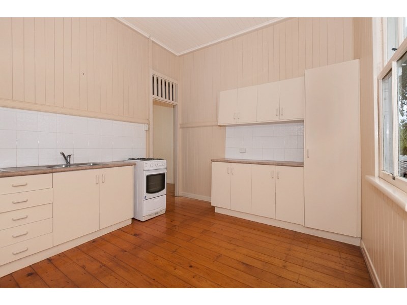 99 Thorn Street, Ipswich QLD 4305