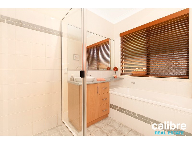 15 Greenwood Close, Moggill QLD 4070