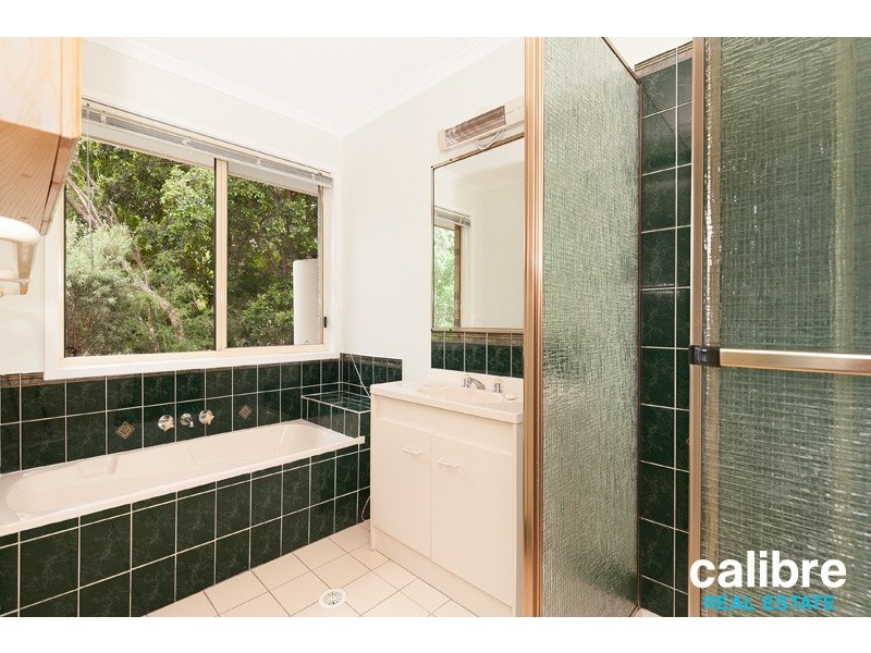 35 Campbell Crescent, Bellbowrie QLD 4070