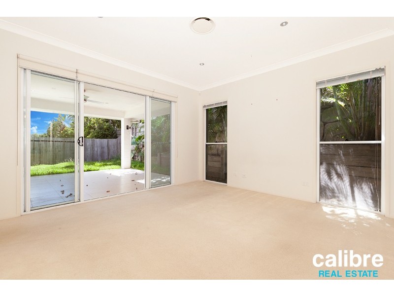 17 Highland Drive, Seventeen Mile Rocks QLD 4073