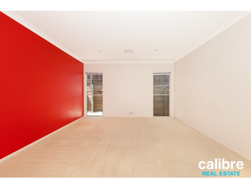 17 Highland Drive, Seventeen Mile Rocks QLD 4073