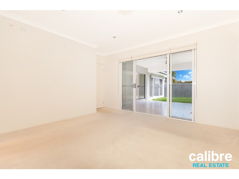 17 Highland Drive, Seventeen Mile Rocks QLD 4073