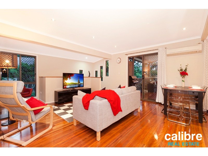 6 Ukamirra Court, Ferny Hills QLD 4055