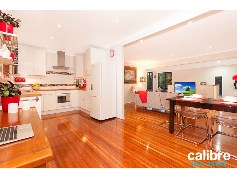 6 Ukamirra Court, Ferny Hills QLD 4055