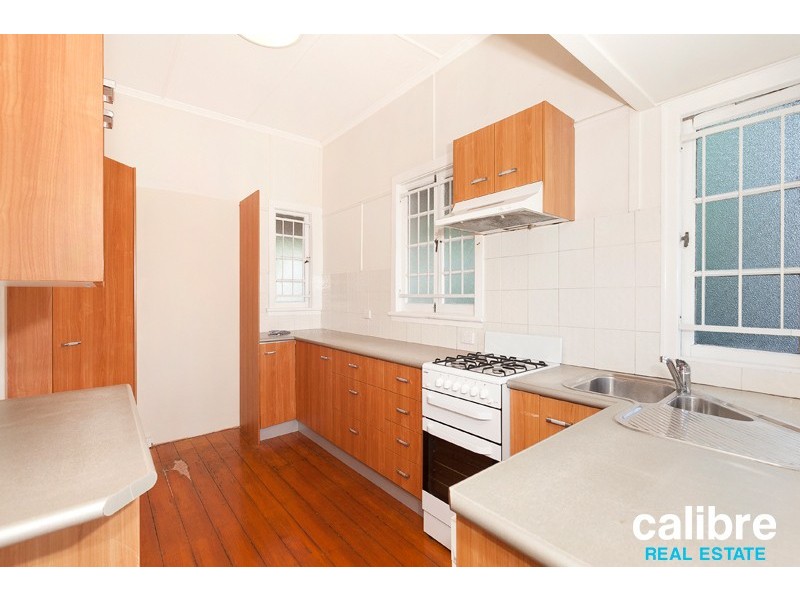 13 York Parade, Spring Hill QLD 4000