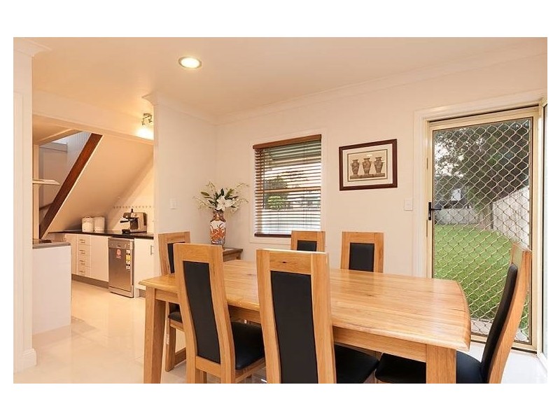 33 Lucy Street, Milton QLD 4064