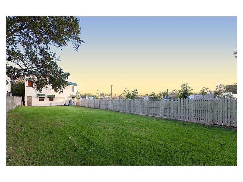 33 Lucy Street, Milton QLD 4064