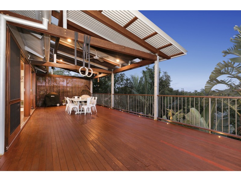 10 Vista Street, Bardon QLD 4065
