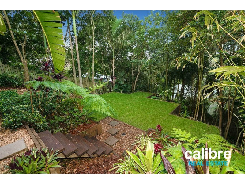 10 Vista Street, Bardon QLD 4065
