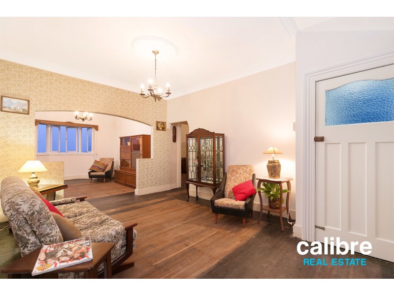 8 Vale Street, Kelvin Grove QLD 4059