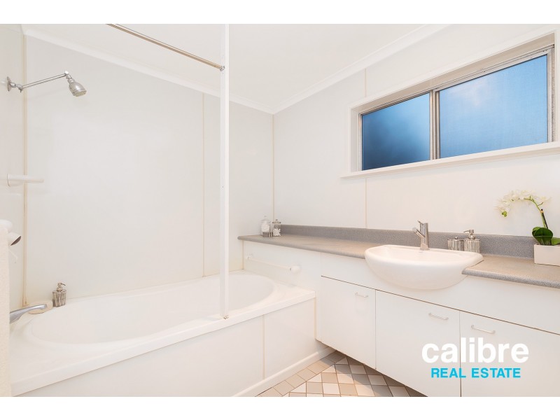 57 Illuta Avenue, Ferny Hills QLD 4055