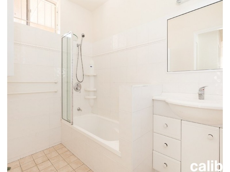 2/57 Brisbane Street, St Lucia QLD 4067