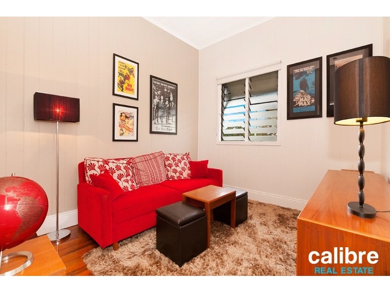 18 Newbery Street, Newmarket QLD 4051